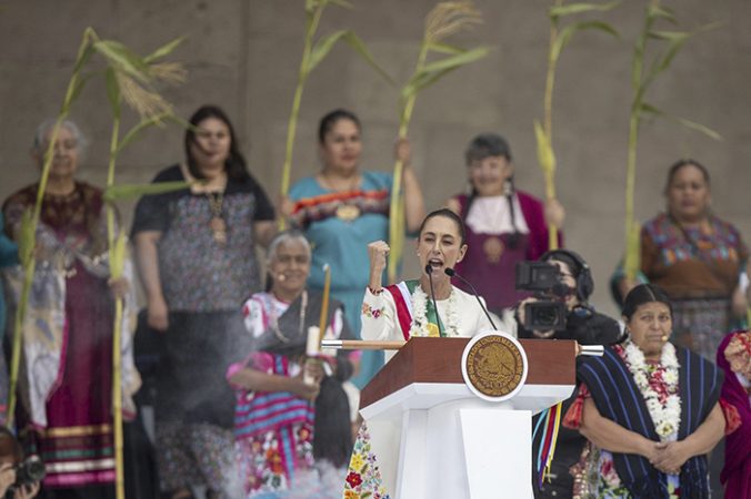 Claudia Sheinbaum enlista 100 compromisos de su gobierno en el Zócalo