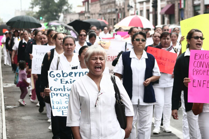 Marchan enfermeros/as por la profesionalización