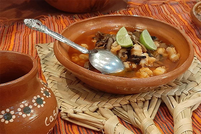 De camarón, cerdo o pollo, un exquisito pozole con causa te espera hoy en  Álvaro Obregón